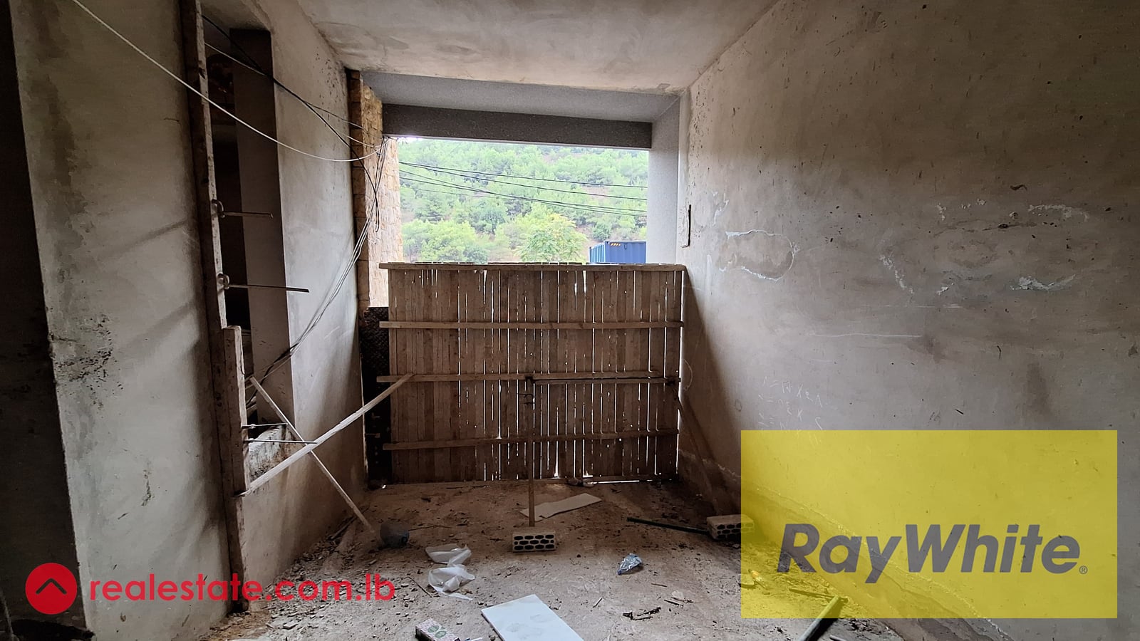 Warehouse fo Sale in Mansourieh — Hub Realtors