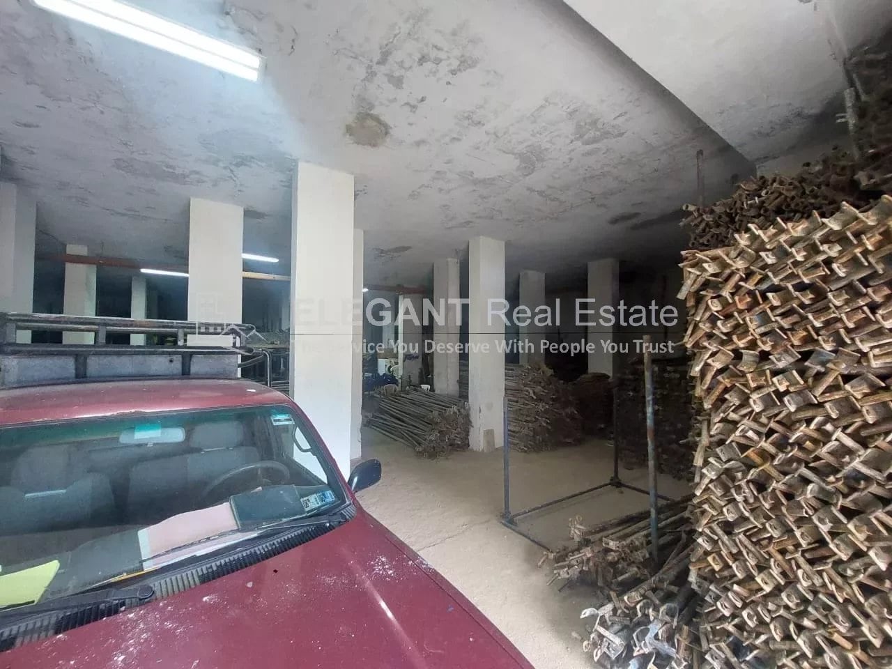 Spacious Warehouse | Easy Access — Hub Realtors