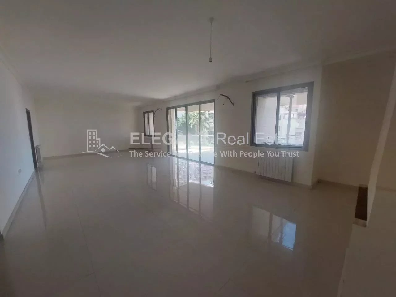 Spacious Flat | Calm Neighborhood | Cozy Terrace — Hub Realtors