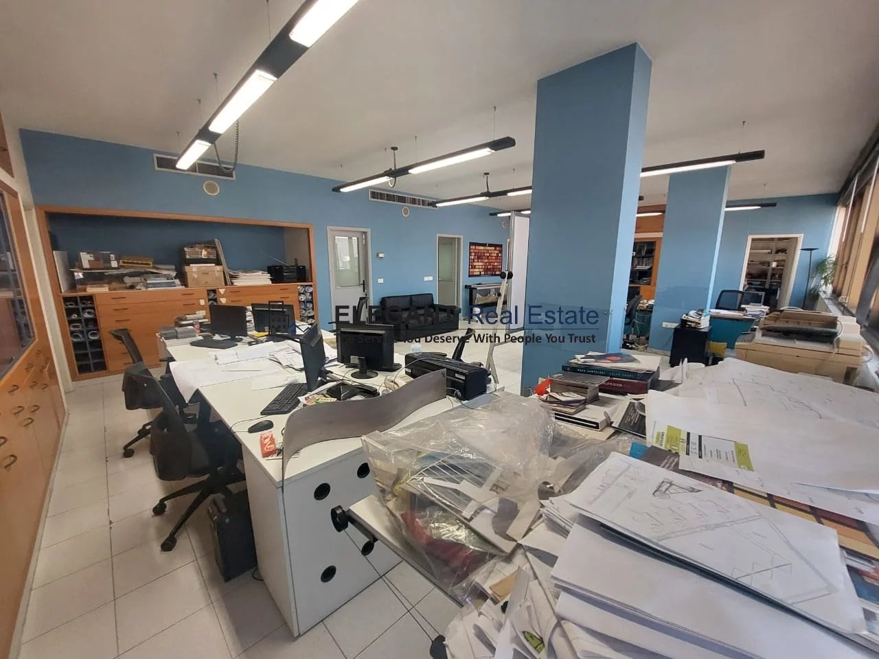 Spacious Office | Prime Location | Easy Access — Hub Realtors